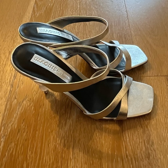 NWOT Imagine Vince Camuto Breean sandal Platinum heel - Picture 5 of 8